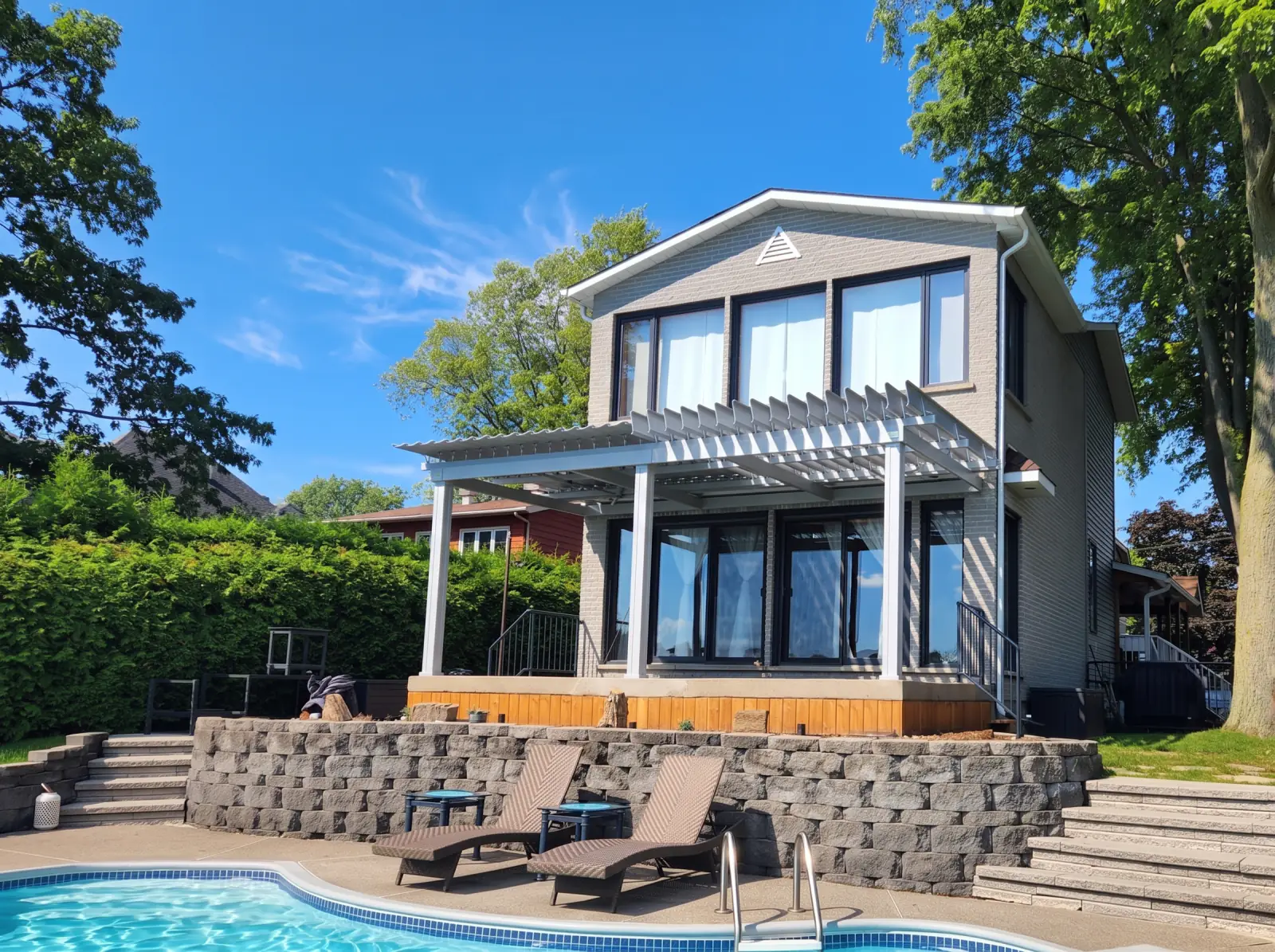 Après - Terrasse au bord de l'eau, Laval · Grand Montréal