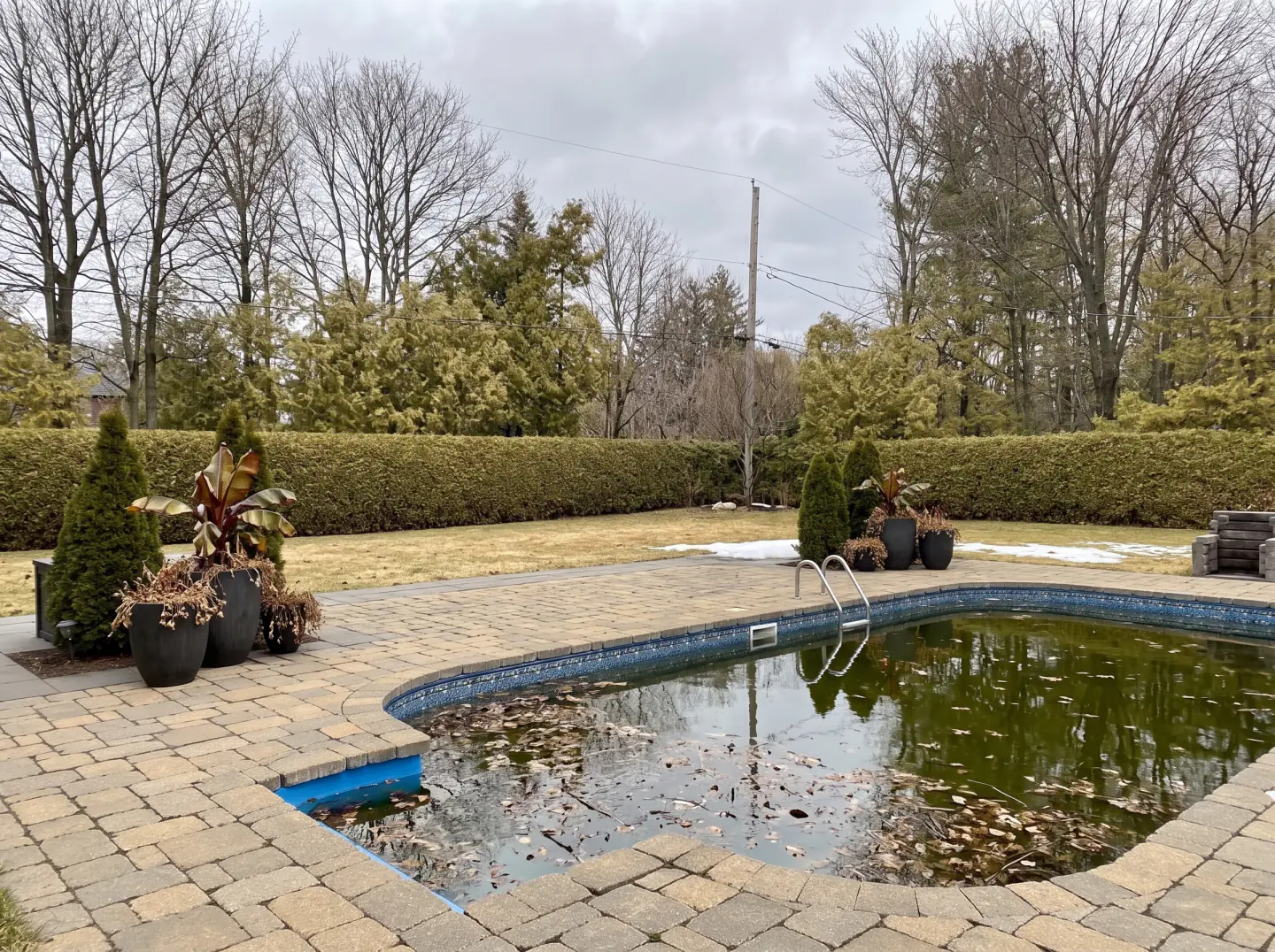 Avant - Espace lounge et piscine, Blainville · Rive-Nord