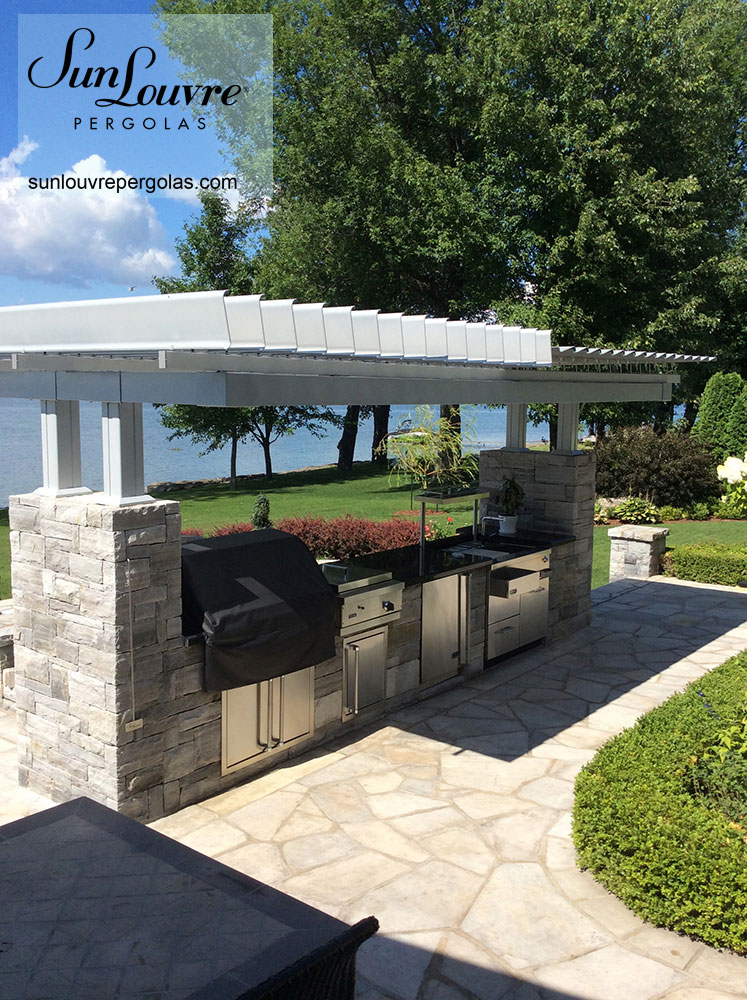 sunlouvre pergolas cuisine extérieure