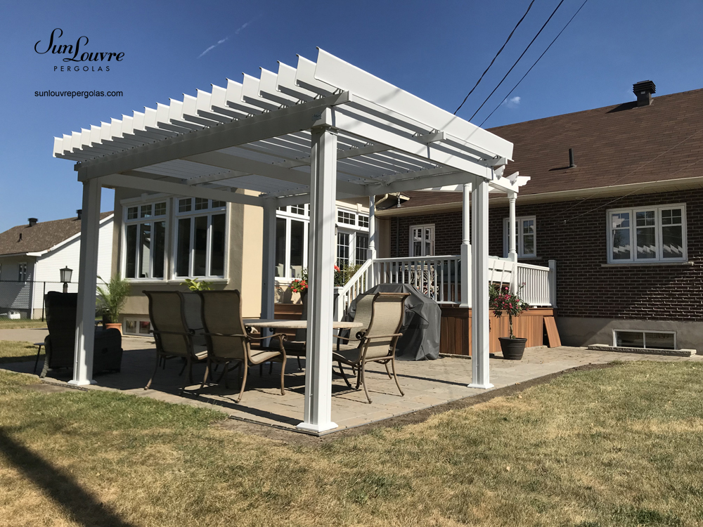 Freestanding Pergola With Adjustable Louvers Longway Concept By Tenda ...