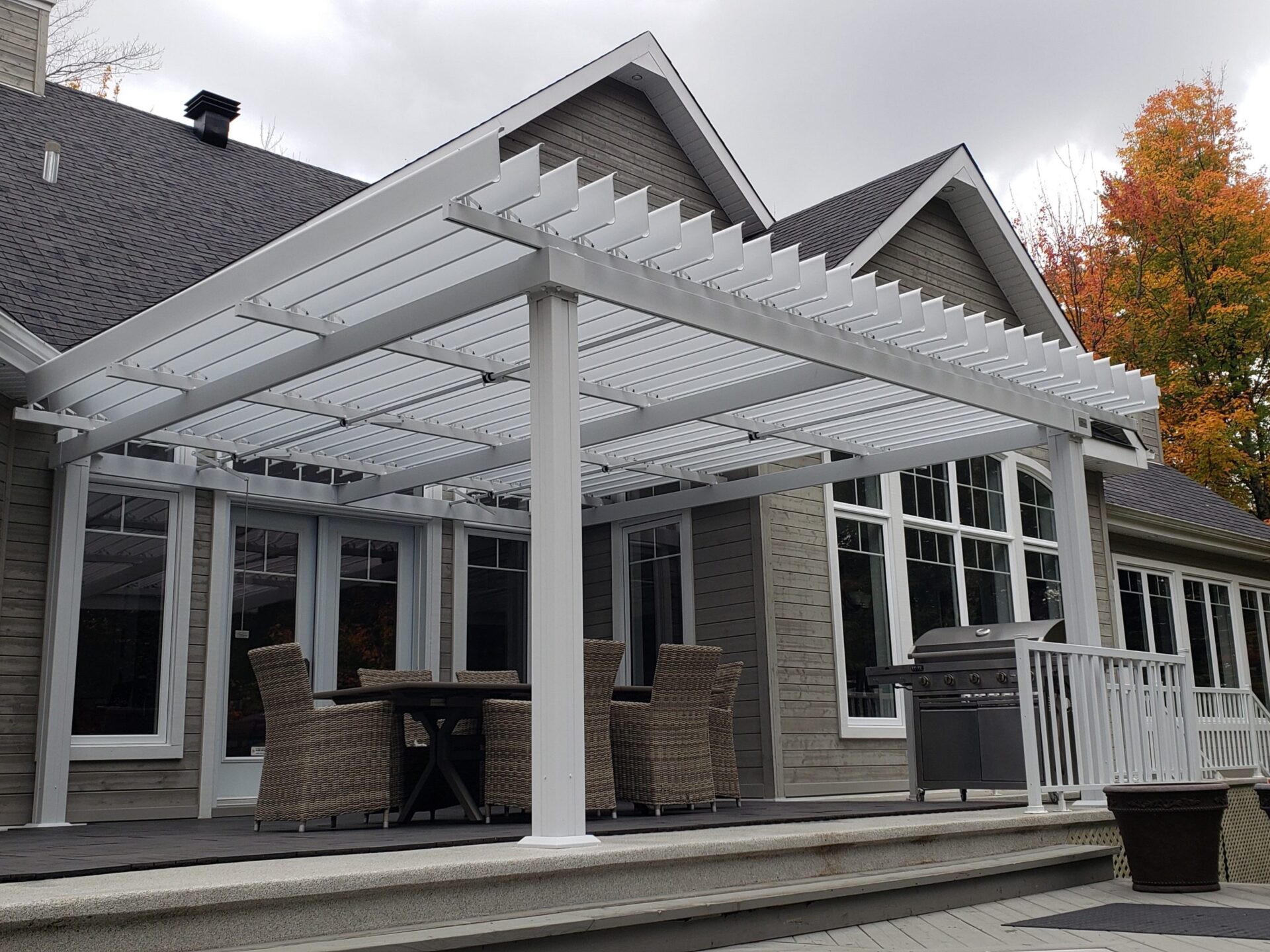 sunlouvre-pergolas-aluminum-white-1020-1