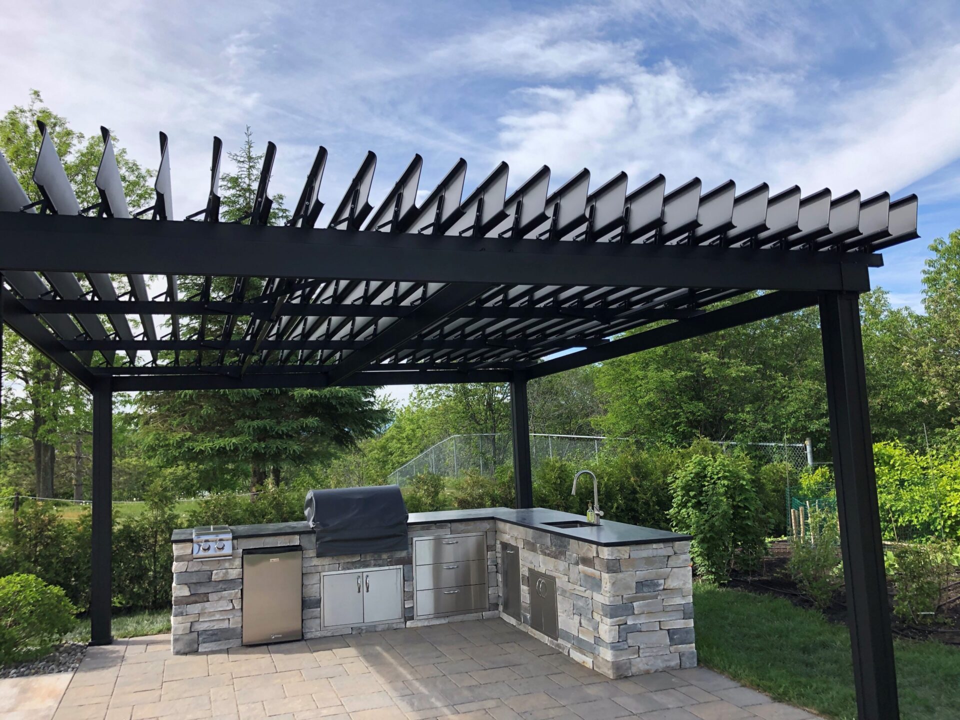 sunlouvre-pergolas-kitchen-outdoor-bbq-1003