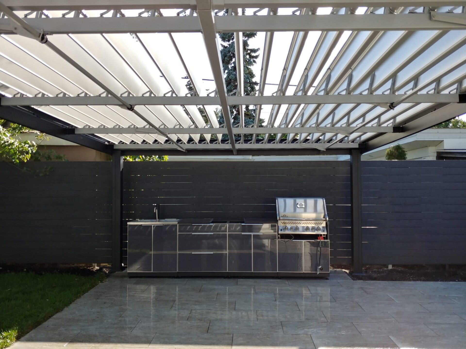 sunlouvre-pergolas-outdoor-kitchen-5015-2