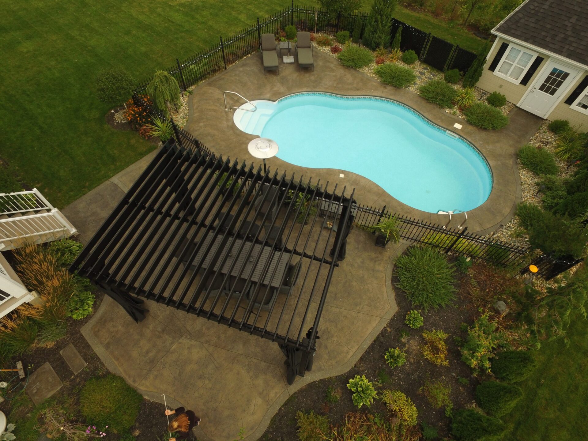 SunLouvre Pergolas, garden and pool - image 0176