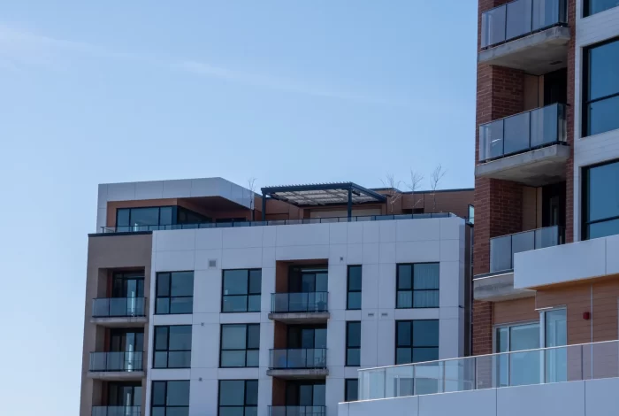 Pergola on the residential building's roof, Agora 3 in Gatineau
