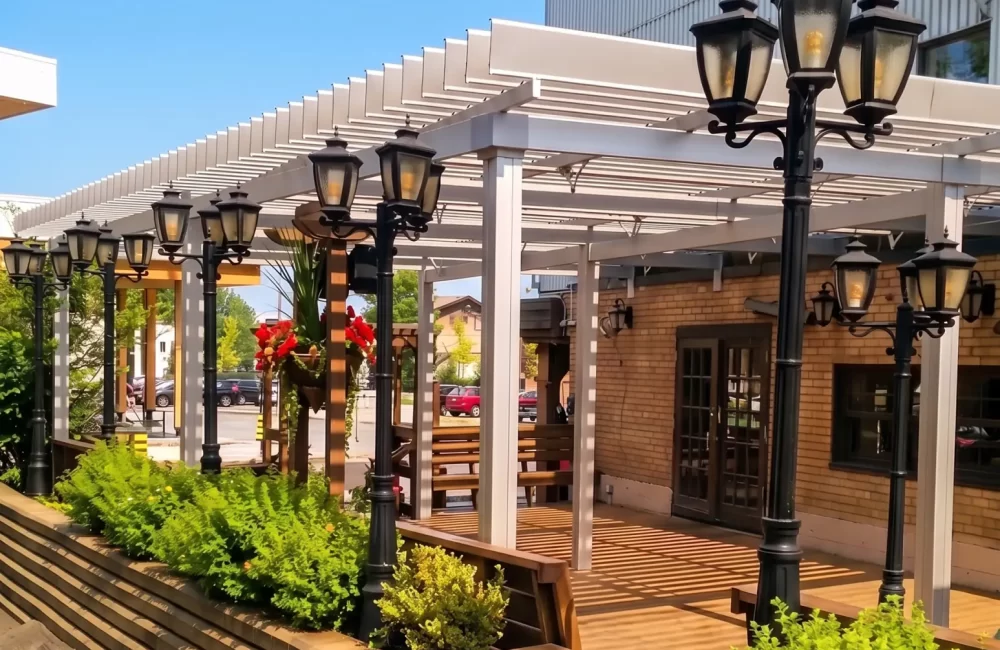 La Brasserie La Voie Maltée — pergola à Chicoutimi