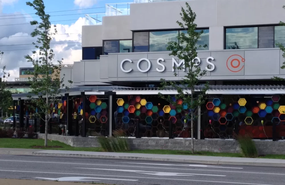 Restaurant Cosmos — pergola à Québec