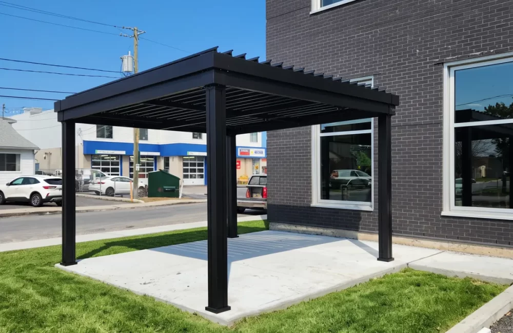 Caisse Desjardins La Prairie — pergola à La Prairie
