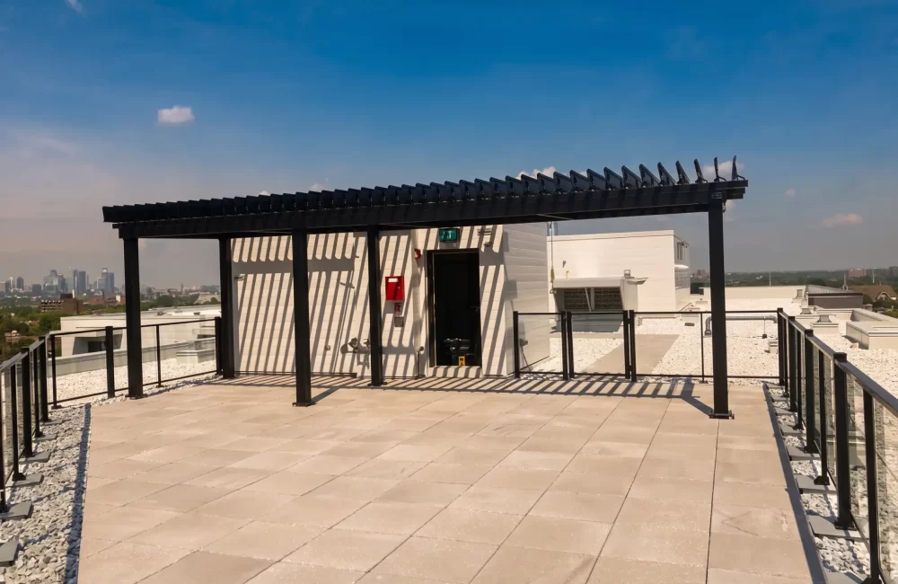 EQ8 Condos — pergola à Lasalle