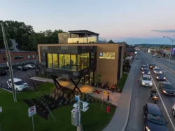Vue aérienne de l'immeuble et de sa terrasse de toit, Édifice Lafleur-Davey à Sherbrooke