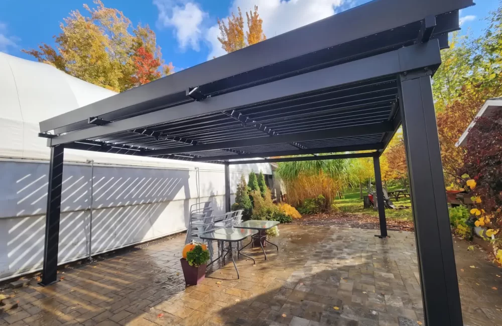 Marché Public Godefroy — pergola in Bécancour