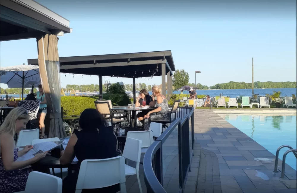Restaurant Marina St-Tropez — pergola à Saint-Blaise-sur-Richelieu