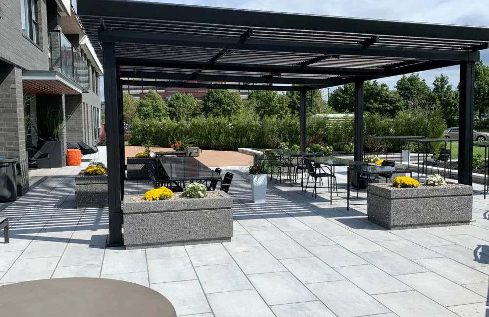 Condos Mostra Longueuil — pergola in Longueuil