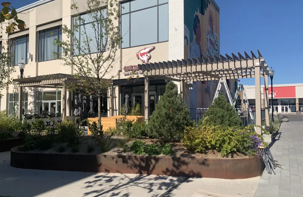 Que Sera Syrah — pergola à Brossard