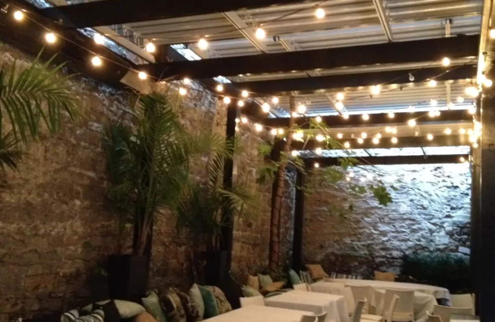Restaurant Scarlet Exclusive — pergola à Montréal