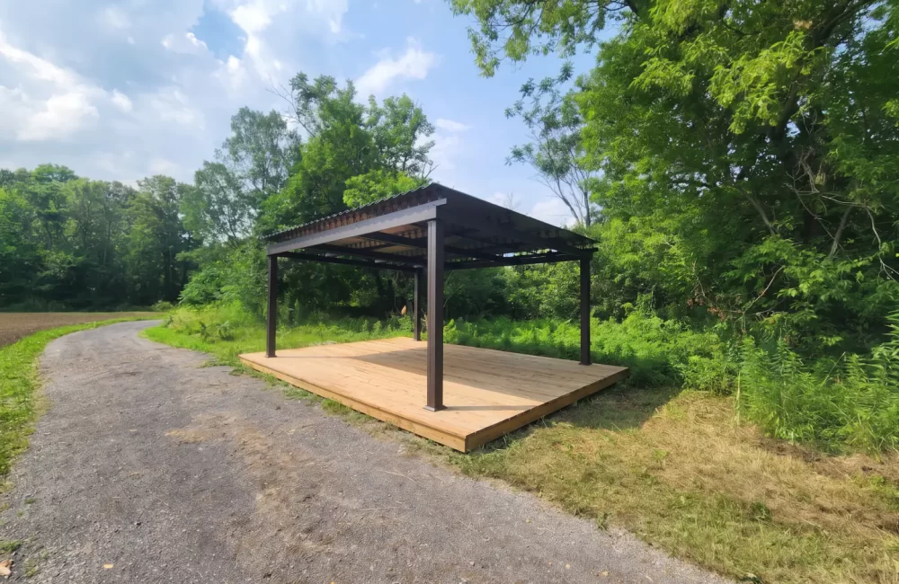Municipalité de St-Cuthbert — pergola à Saint-Cuthbert