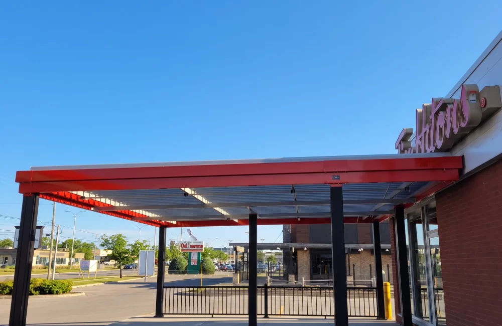 Tim Hortons Granby (Rue Principale) — pergola à Granby
