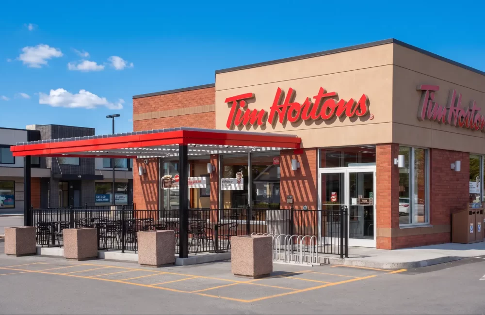 Tim Hortons Granby (Rue Robinson) — pergola à Granby
