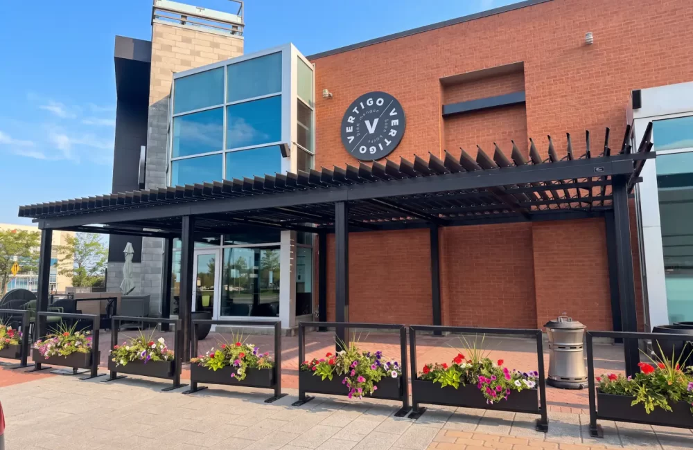 Restaurant Vertigo Laval — pergola à Laval